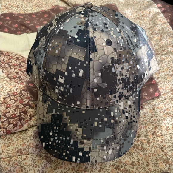 Mountain Ridge 8bit Camo Hat - Picture 1 of 3